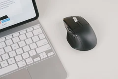 Chuột văn phòng có màn hình, pin 2 tháng giá chỉ hơn 600k