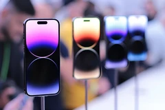 Apple đang phải chuyển hàng triệu đơn hàng tấm nền OLED iPhone từ BOE sang Samsung Display do sự cố chất lượng nghiêm trọng.
