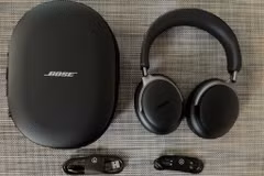 Tai nghe giá ngang smartphone, vì sao vẫn cháy hàng?