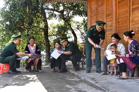 Cán bộ, đảng viên và nhân dân Lai Châu sôi nổi góp ý dự thảo văn kiện Đại hội XIV