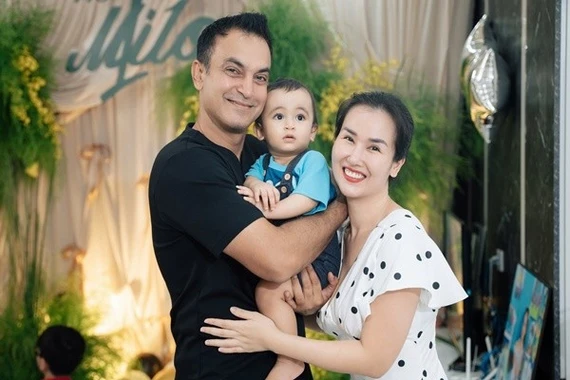 Võ Hạ Trâm và chồng Ấn Độ tổ chức sinh nhật cho quý tử
