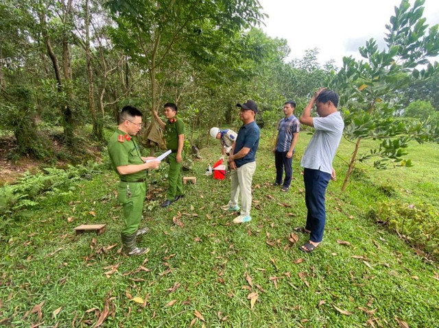 Cơ quan Công an tiến hành kiểm tra các cơ sở vi phạm môi trường. 689d585edb5a9.jpg