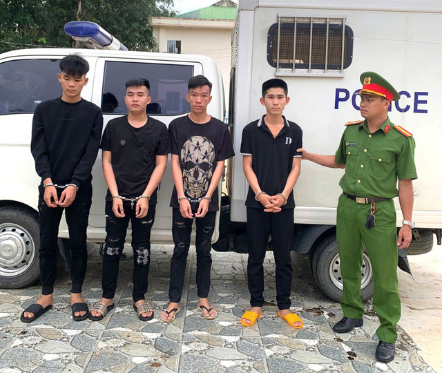 Các đối tượng bị cơ quan Công an bắt giữ. z6933857708734-6e93e9779c3a6933a1b2e58032edbcb5-4940.jpg