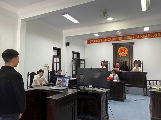 Toàn cảnh phiên toà xét xử trực tuyến. Ảnh: Ngọc Minh. z7064821742018-481f7096293b3af4a3eab3fba334d18e.jpg