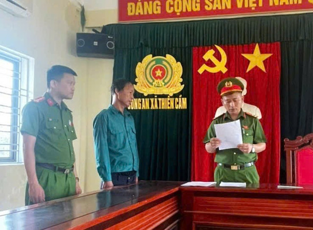 Đối tượng Chu Văn Dụng tại cơ quan Công an. Ảnh: CAHT. 68b0216eb96d4.jpg