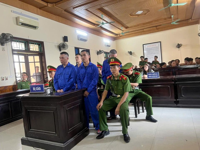 Các bị cáo tại phiên toà. imagesthumb42ad6a6b-33b5-410b-9484-e1faa35af099.jpg