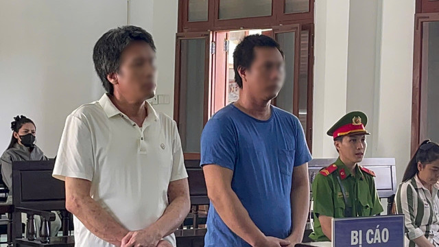 Hai bị cáo tại phiên toà. Ảnh: Thế Minh. 1192023-tand-tpda-nang-xet-xu-vu-an-giet-nguoi02-47-27-15still2341.jpg