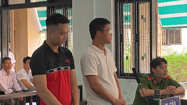 Hai bị cáo tại phiên toà. Ảnh: Ngọc Minh. z6851467962173-aea97de0b8265ecfde9ad9993407305700-36-45-21still076.png