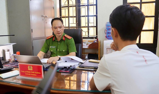 Nguyễn Văn Diễn - Tổng Giám đốc Công ty Cổ phần Thương mại Vật tư Y tế An Bình làm việc với cơ quan Công an. base64-17525529738891421522740.jpg