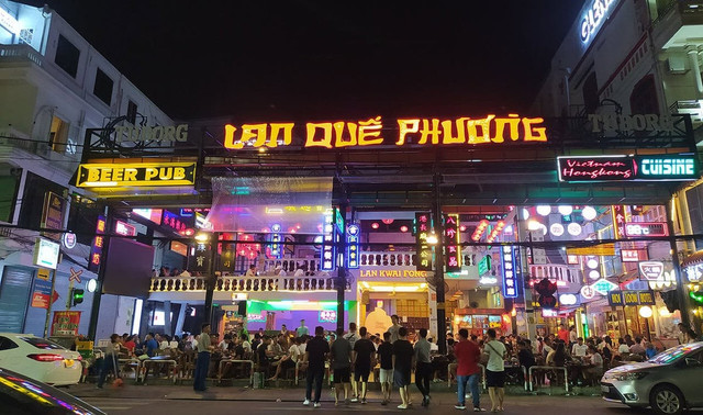Mỗi cơ sở kinh doanh quán bar, beer club bắt buộc phải lắp tối thiểu 2 camera an ninh để phục vụ công tác quản lý, giám sát trực tuyến. Ảnh minh hoạ quan-nhau-quan-bar-o-hue-laquevn-4.jpg