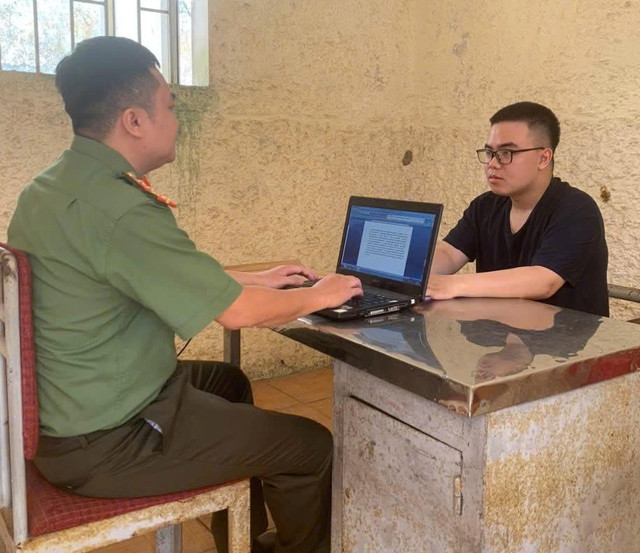 Trần Quang Huy tại cơ quan Công an. Ảnh: CACC. 683973e8755b9.jpg