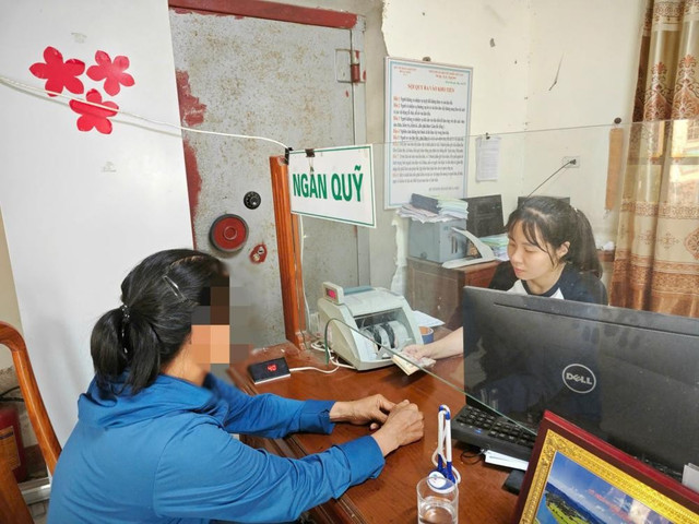 Chị N.T.B. tại Quỹ Tín dụng nhân dân xã Đức Quang. 688352d75d7bf.jpg