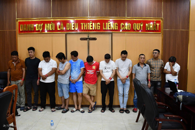 Các đối tượng bị bắt giữ. Ảnh: CACC. 33455n-anh-4445-68068.jpg