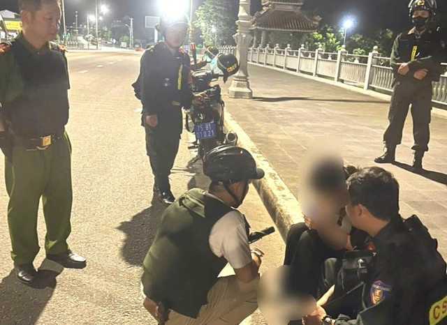 Cán bộ CSCĐ động viên tinh thần em N. cscd-1-1752918303395.jpg
