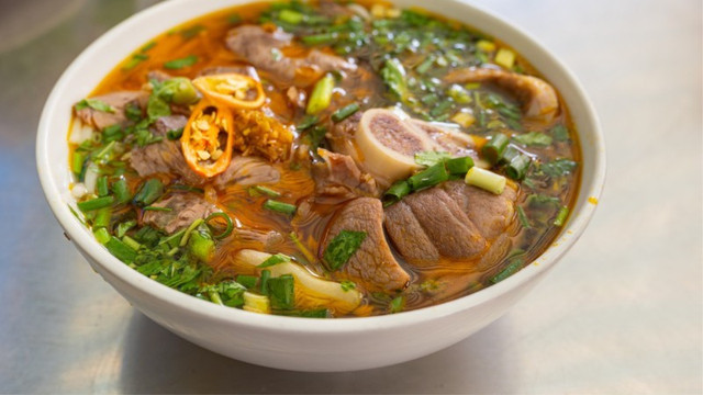 Bún bò Huế được ghi danh vào danh mục di sản văn hóa phi vật thể quốc gia. 1-tren-may-tinh-chuan-anh-nen-bai-shorthand-2560-x-1440-px-17.jpg