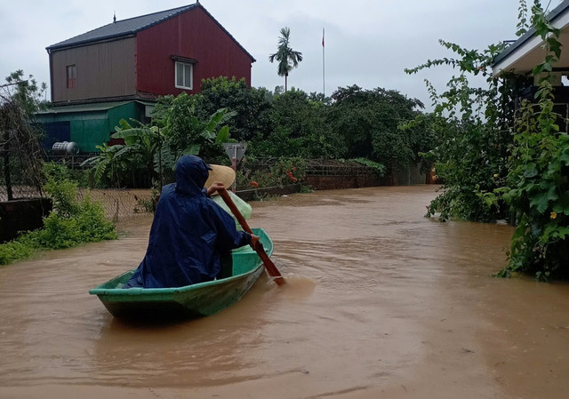 Nhiều địa phương ở Hà Tĩnh chìm trong nước lũ. l8-1669-7779.jpg