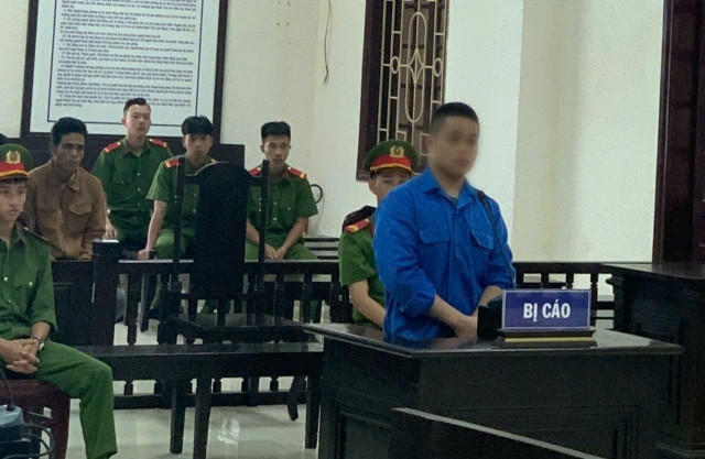 Hồ A Nhờ tại phiên tòa. xet-xu-ma-tuy-2805-1.jpg