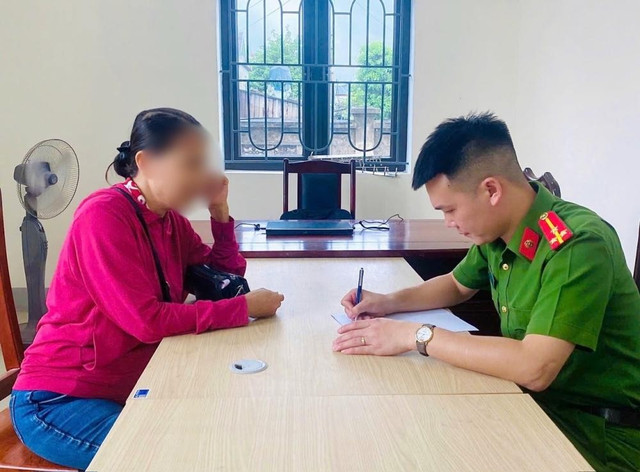 Chị N.T.Y.A trình báo sự việc với cơ quan Công an. 686741564dd50.jpg