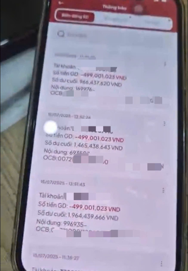 Sau khi cài app lừa đảo, tài khoản của cô L. bị trừ 3 lần, mỗi lần gần 500 triệu đồng. z6809350784699-373facf5d43061274725f3efcfda4cbf-95504.jpg
