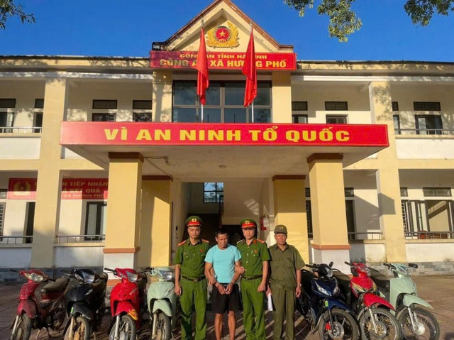 Đối tượng Nguyễn Văn Doãn cùng tang vật bị bắt giữ. 68c4d99cf231b.jpg