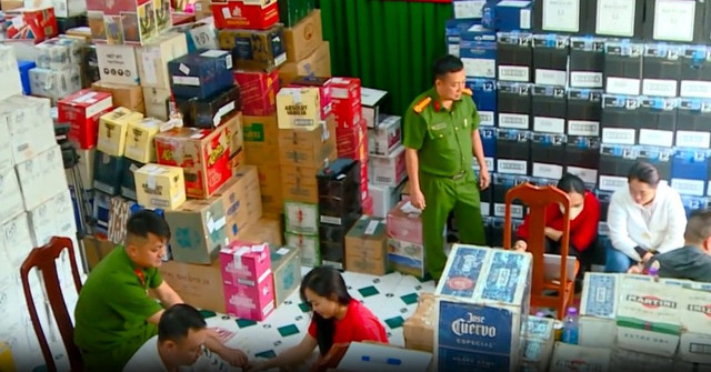 Cơ quan Công an kiểm tra kho hàng Công ty TTHH Thu Hà. ruougia5-1737782466513.jpg