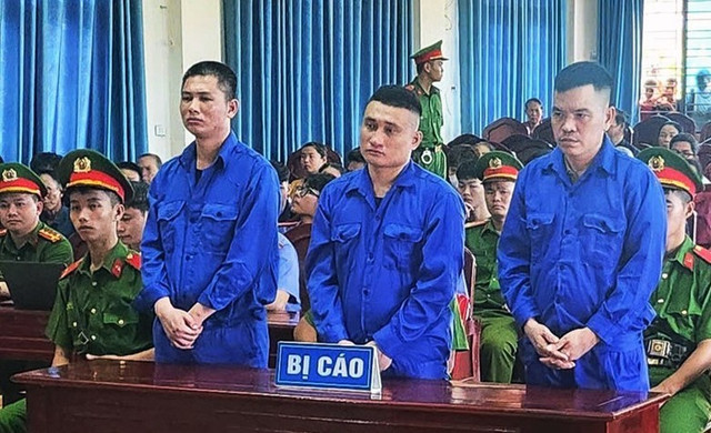 Các bị cáo tại phiên toà. Ảnh: Đức Quyền. 1-148.jpg