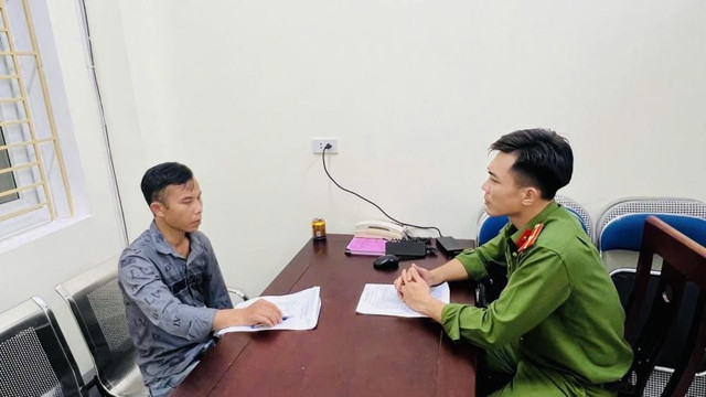Đối tượng Trần Xuân Giáp tại cơ quan Công an. 68e093f8d9822.jpg