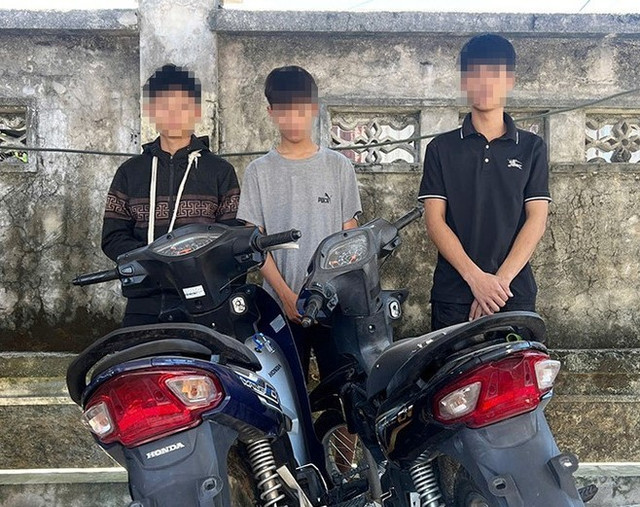 Các đối tượng cùng tang vật bị bắt giữ. image.jpg