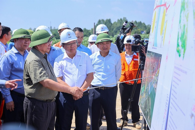 Thủ tướng Chính phủ Phạm Minh Chính kiểm tra Dự án Đường dây 500kV Lào Cai - Vĩnh Yên. img8901-17547146420701257879033.jpg