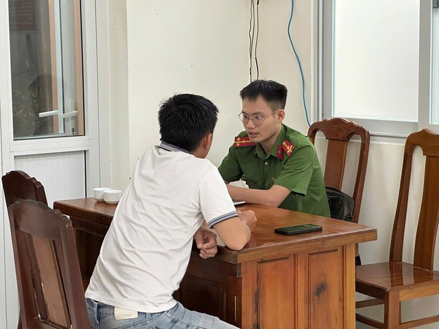 Người thân chị L. trình báo vụ việc với cơ quan Công an. 9.jpg