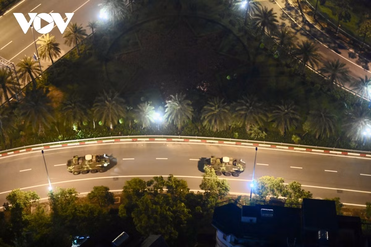 Các xe di chuyển ổn định, với tốc độ 25-30km/h.