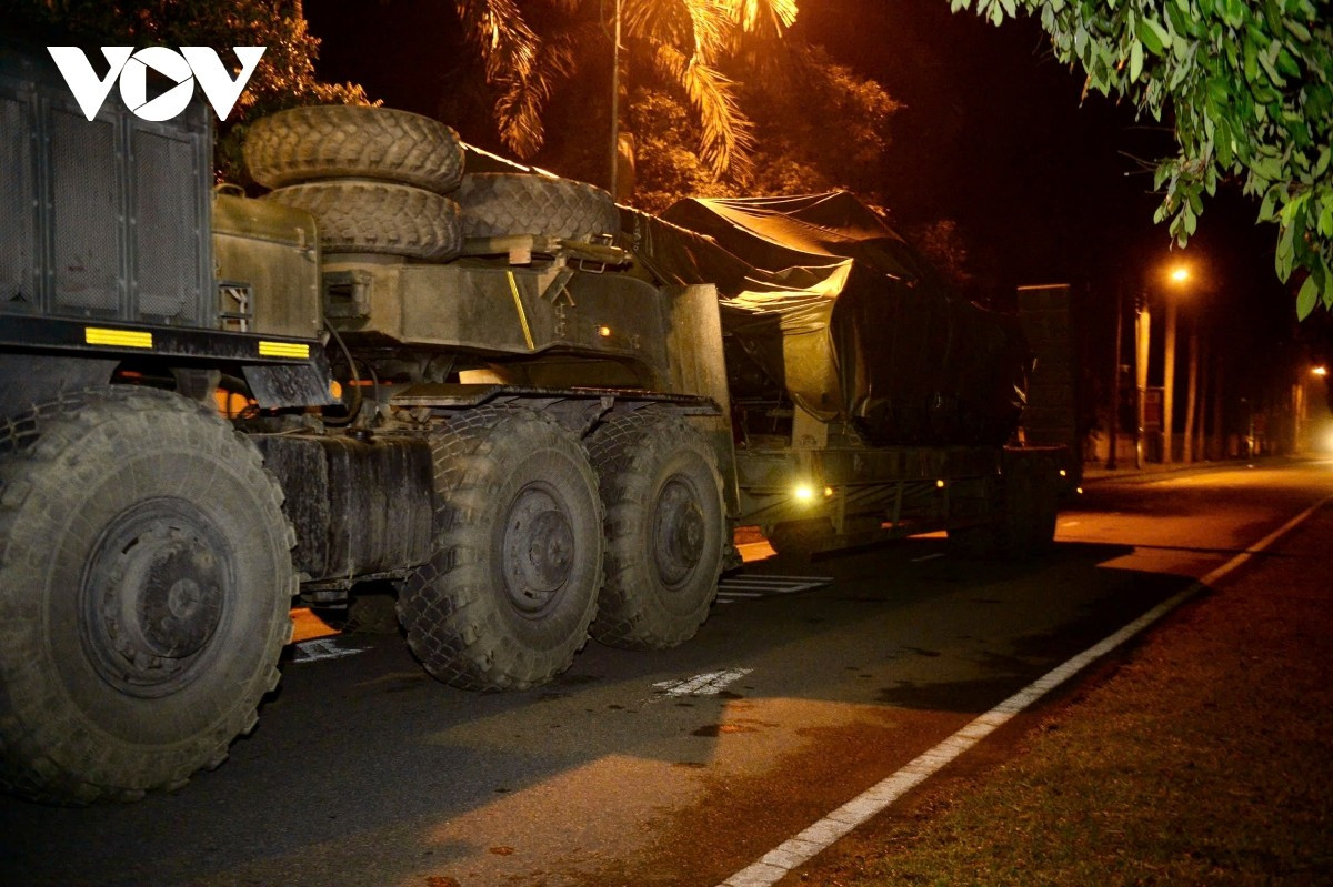 Theo kế hoạch khoảng 21h, các xe pháo tại Trung tâm huấn luyện quân sự Quốc gia 4 sẽ đồng loạt nổ máy, sẵn sàng di chuyển.