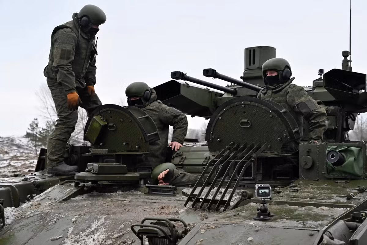 Kết hợp với hệ thống vũ khí trên là hệ thống điều khiển hỏa lực đa năng cho phép BMPT có thể tấn công đồng thời nhiều mục tiêu nhờ hệ thống kiểm soát lửa kỹ thuật số tiên tiến. Hệ thống này cho phép xe bắn trúng lên đến 3 mục tiêu riêng biệt ở khoảng cách và góc độ khác nhau, cả ngày lẫn đêm, khi đang di chuyển.