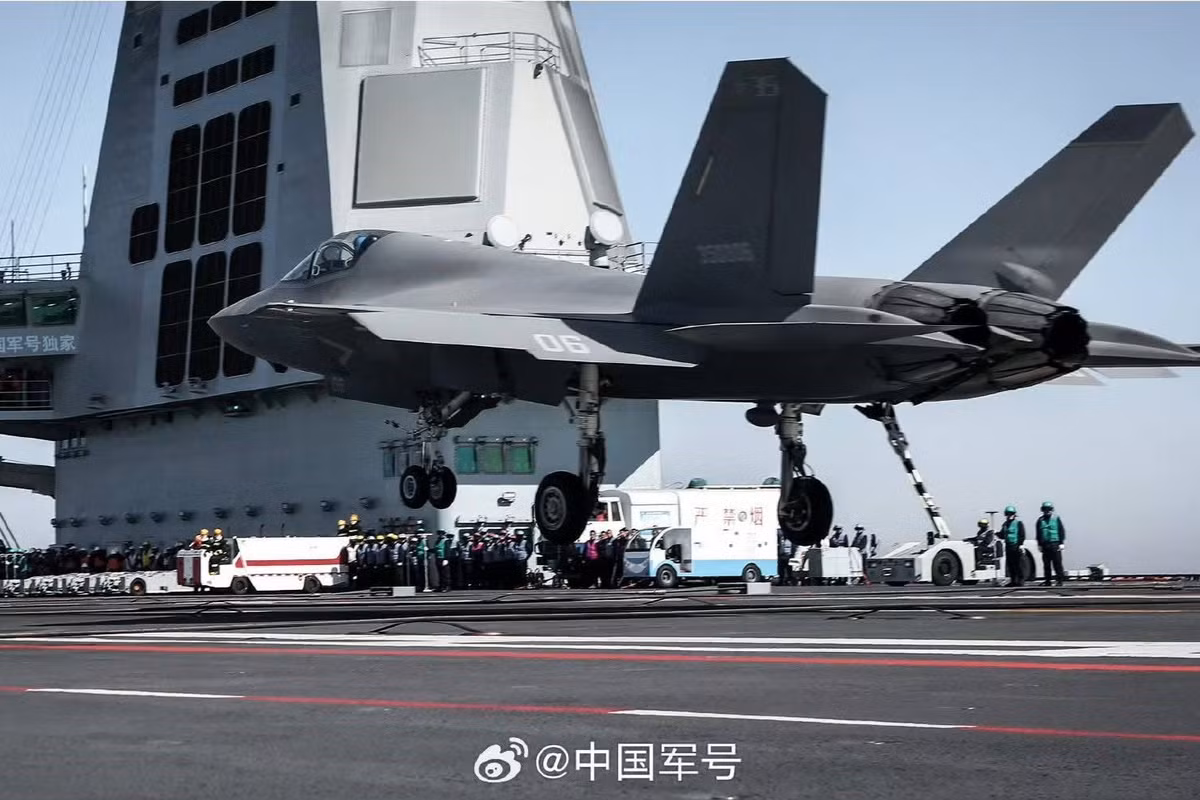 Các báo cáo chính thức cho biết thêm rằng hoạt động này đã chứng minh được khả năng tương thích của hệ thống phóng điện từ và hệ thống hãm do Trung Quốc tự phát triển với nhiều loại máy bay trên tàu sân bay.