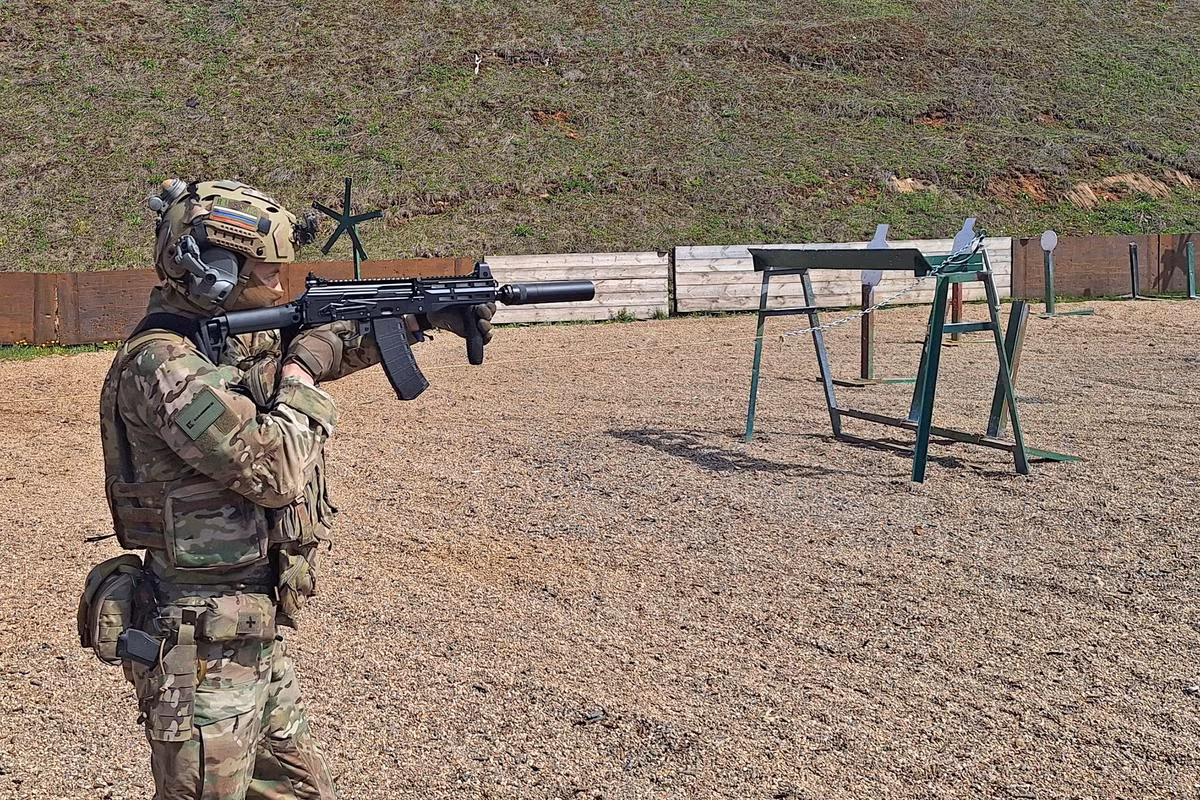 Những cải tiến mới của AK-12K dựa trên những ưu điểm của người tiền nhiệm, dễ điều khiển và độ tin cậy cao hơn.