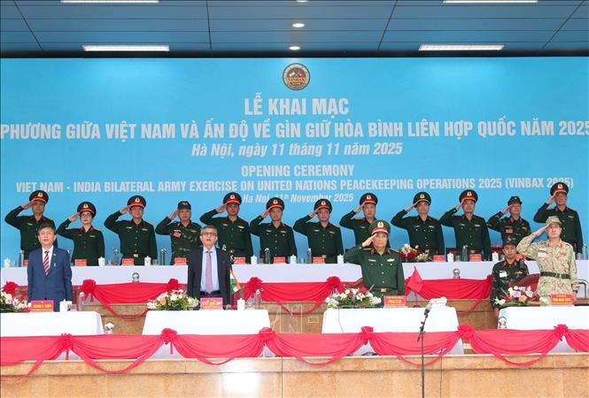 Các đại biểu dự khai mạc. Ảnh: Trọng Đức/TTXVN