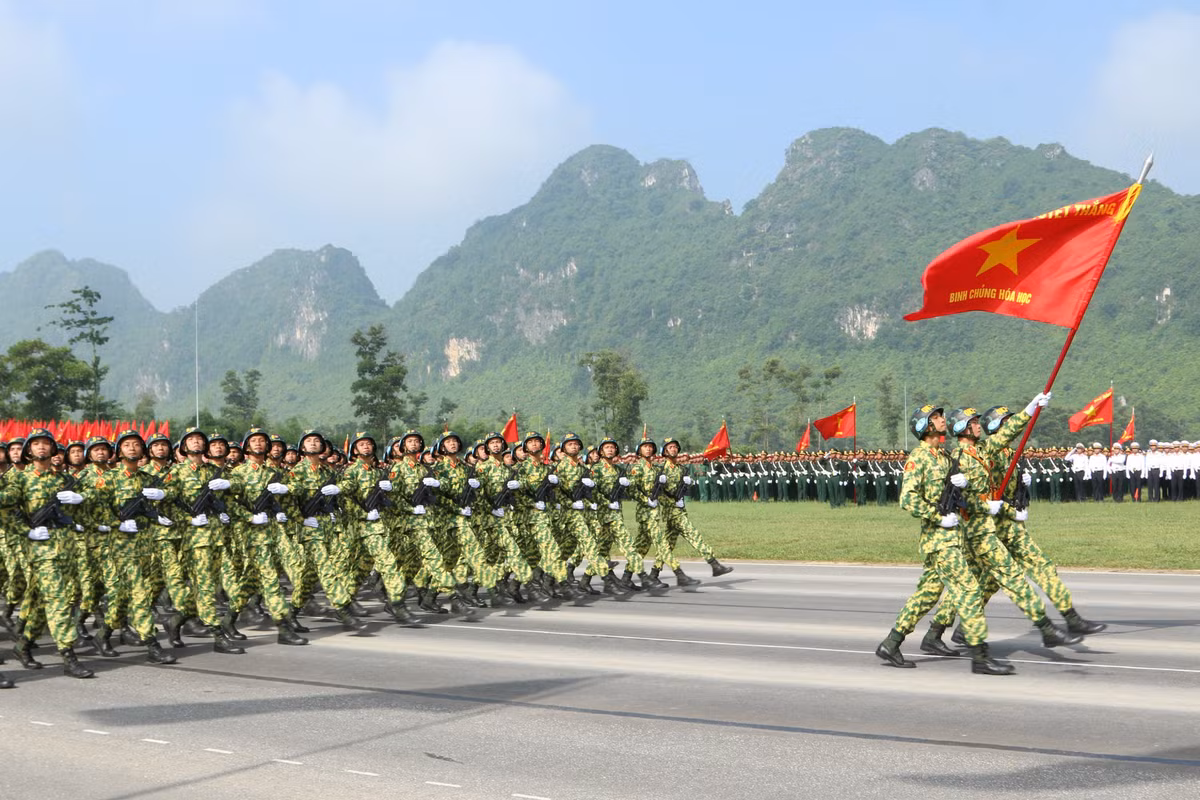 Các đơn vị đã lựa chọn bổ sung những đồng chí tiêu biểu về phẩm chất chính trị, đạo đức lối sống và ý thức tổ chức kỷ luật; đáp ứng các tiêu chuẩn về chiều cao, ngoại hình, sức khỏe tham gia các khối diễu binh, diễu hành.