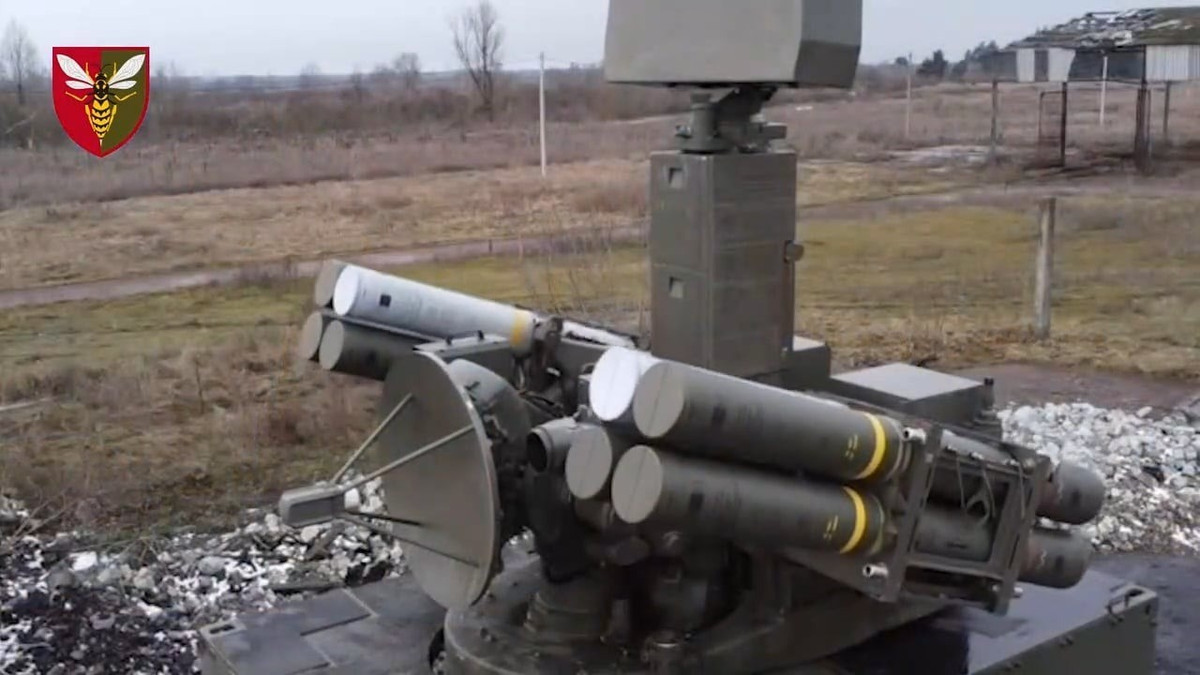 Tuy nhiên có một sự thật trớ trêu là chỉ hai năm sau khi vận hành Crotale NG, phòng không Ukraine lại hết đạn tên lửa dành cho hệ thống này khi nguồn cung từ Pháp bị gián đoạn. Thậm chí các hai hệ thống Crotale NG bị bỏ không tận 18 tháng mà không có đạn để chiến đấu.