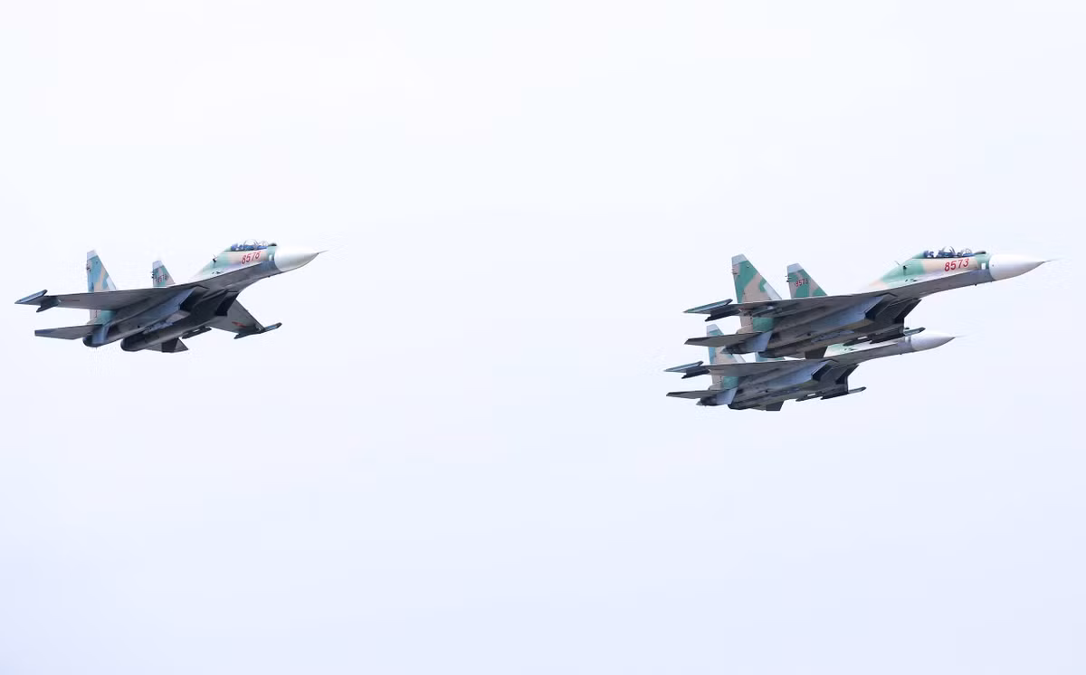 Những “cánh bay thép” Su-30MK2 trên bầu trời, góp phần làm nên khí thế hào hùng trong ngày đại lễ của đất nước. Ảnh: Thiên Anh.