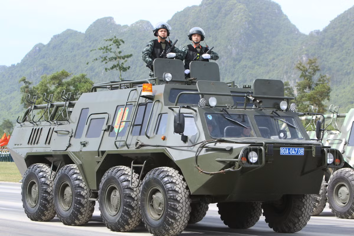 Xe được sử dụng để thực hiện các nhiệm vụ đặc biệt trong các tình huống phòng, chống bạo loạn, thiên tai và tìm kiếm cứu nạn, cứu hộ và chiến đấu trong điều kiện địa hình khó khăn.