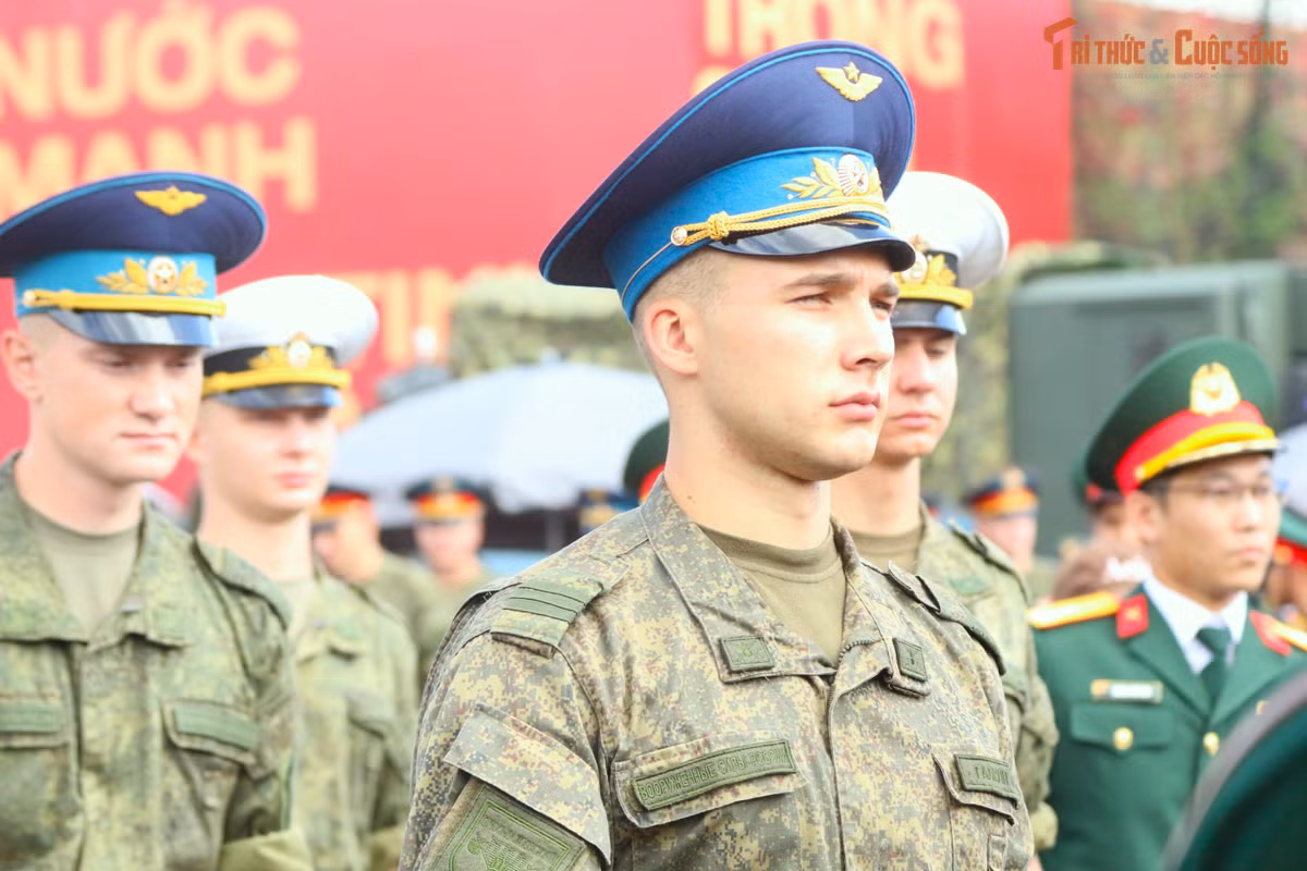 Trung đoàn Preobrazhensky đảm nhiệm các nhiệm vụ nghi lễ, tổ chức đội danh dự đón tiếp nguyên thủ các quốc gia và tham gia vào những cuộc duyệt binh lớn trong các sự kiện trọng đại của đất nước.