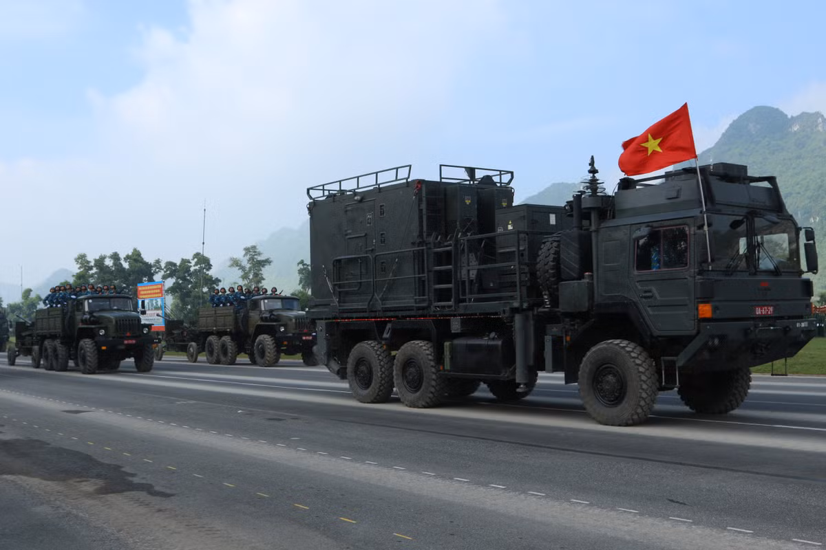 Khối phương tiện của các lực lượng Phòng không.