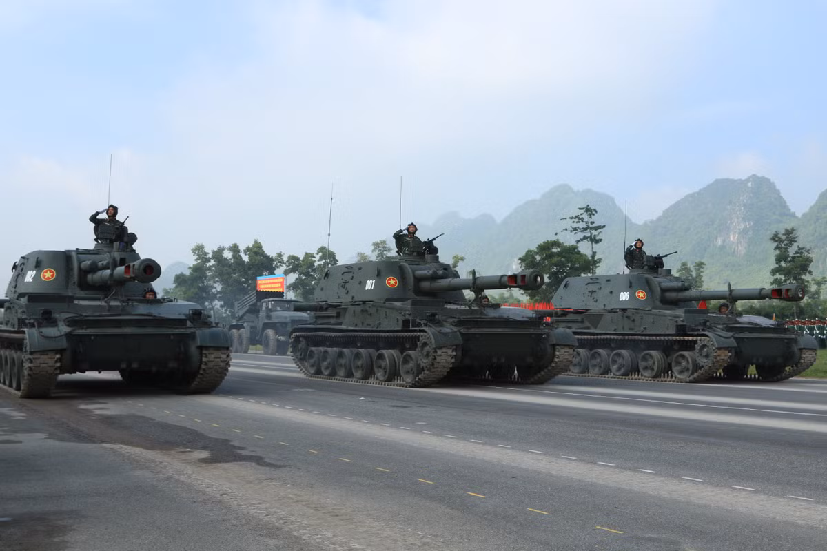 Pháo tự hành SU-152.