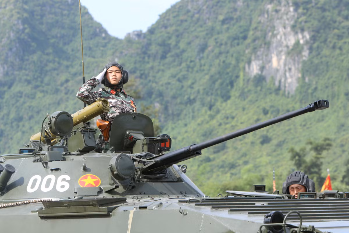 BMP-2 hiện là một trong những dòng xe chiến đấu bộ binh hiện đại nhất có trong trang bị của Binh chủng Tăng - Thiết giáp.