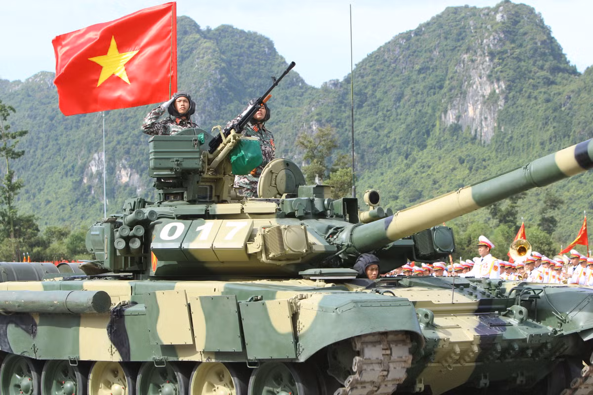 Trong ảnh là xe tăng chiến đấu chủ lực T-90S/SK của Quân đội nhân dân Việt Nam.