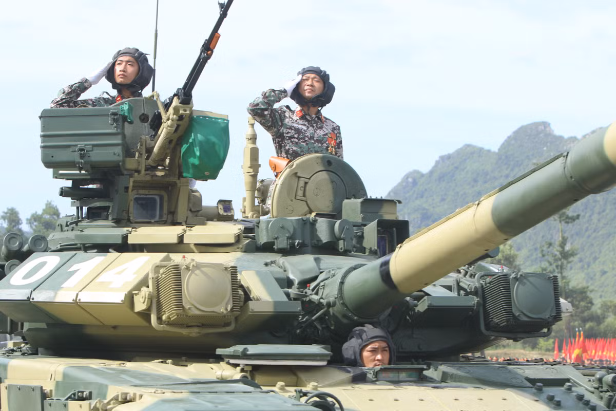 Với hoả lực vượt trội, sức cơ động cao, chính xác đã thể hiện sức mạnh vượt trội của xe tăng T-90S trong huấn luyện, chiến đấu và khẳng định vị thế của lực lượng tăng thiết giáp Việt Nam anh hùng.