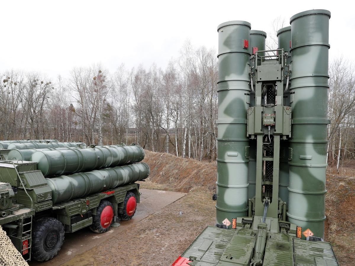 Theo nhiều nguồn tin, S-400 đã đánh chặn thành công các mối đe dọa trước khi chúng xâm nhập không phận Ấn Độ. Mảnh vỡ tìm thấy trên lãnh thổ Pakistan cho thấy khả năng Ấn Độ đã sử dụng đạn 40N6E tầm siêu xa, có thể tiêu diệt mục tiêu cách xa tới 370 km.
