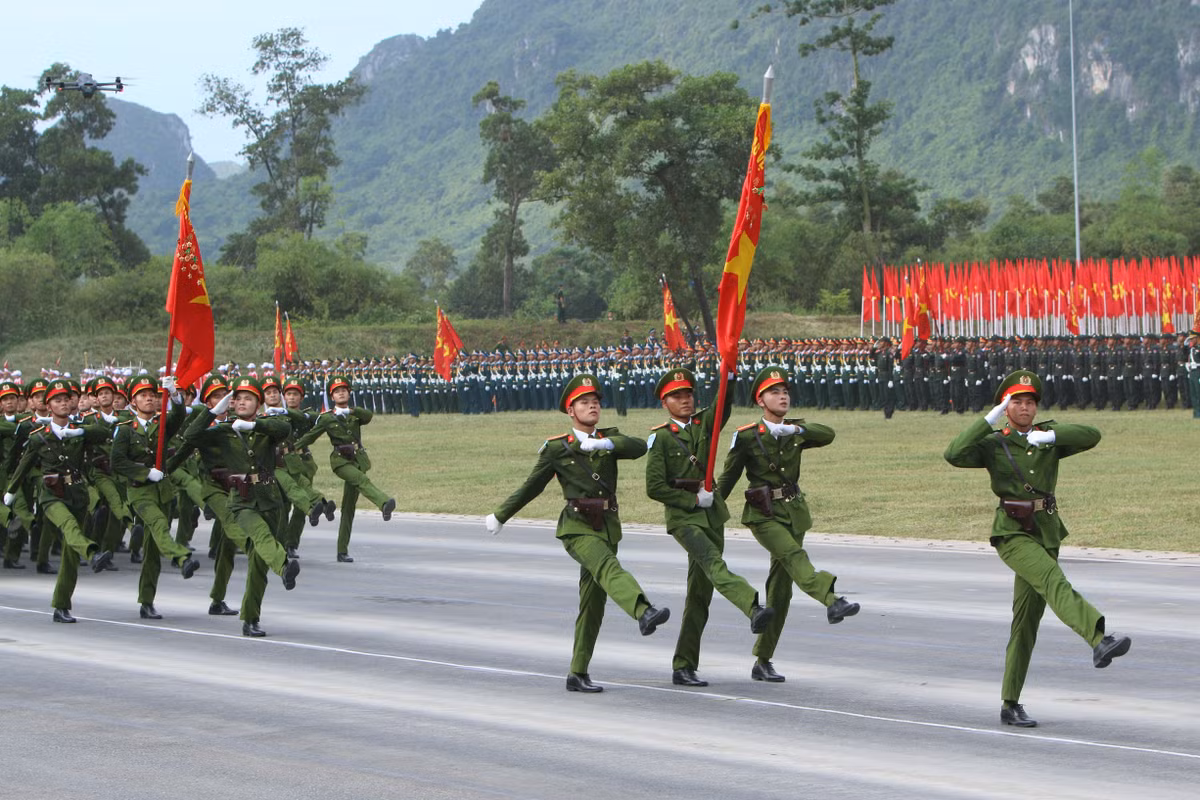 Với ý nghĩa, tầm vóc của sự kiện, thời gian qua các cơ quan, đơn vị quân đội, công an đã quán triệt, triển khai thực hiện nghiêm túc, tổ chức chặt chẽ việc huấn luyện tập trung các khối diễu binh, diễu hành tham gia lễ kỷ niệm.