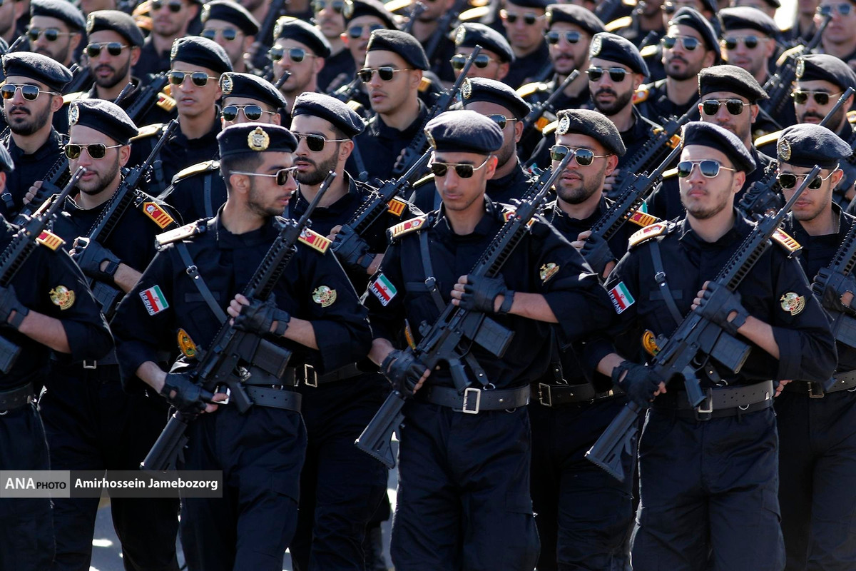 Nếu không có chân rết như vậy, thì ở một quốc gia như Iran, nơi lực lượng dân quân Basij và cảnh sát có mặt ở hầu hết mọi làng mạc và thị trấn, ngay cả khi lực lượng đặc nhiệm Israel có “ba đầu và sáu cánh tay”, họ cũng không thể sống sót được một ngày. (nguồn ảnh IRNA, Al Jazeera, Times of Israel, Sohu).