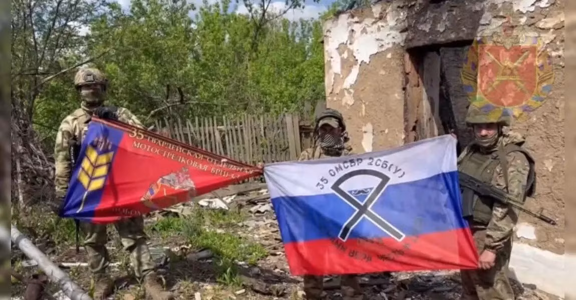 Dưới sự chi viện bằng hỏa lực pháo binh ác liệt, quân Lữ đoàn Expendables RFAF đã phá vỡ tuyến phòng thủ của quân Ukraine tại làng Kotlyarivka và kiểm soát hoàn toàn ngôi làng này. Sau khi chiếm Kotlyarivka, quân Nga tiếp tục phát triển về hướng tây.